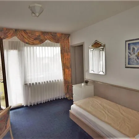 Alena - Kontaktlos Check-in Hotel 3*