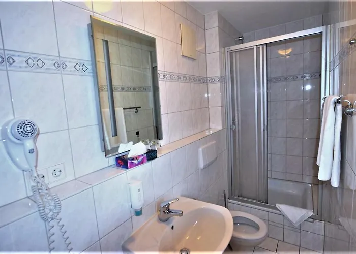 Alena - Kontaktlos Check-in 3* Filderstadt